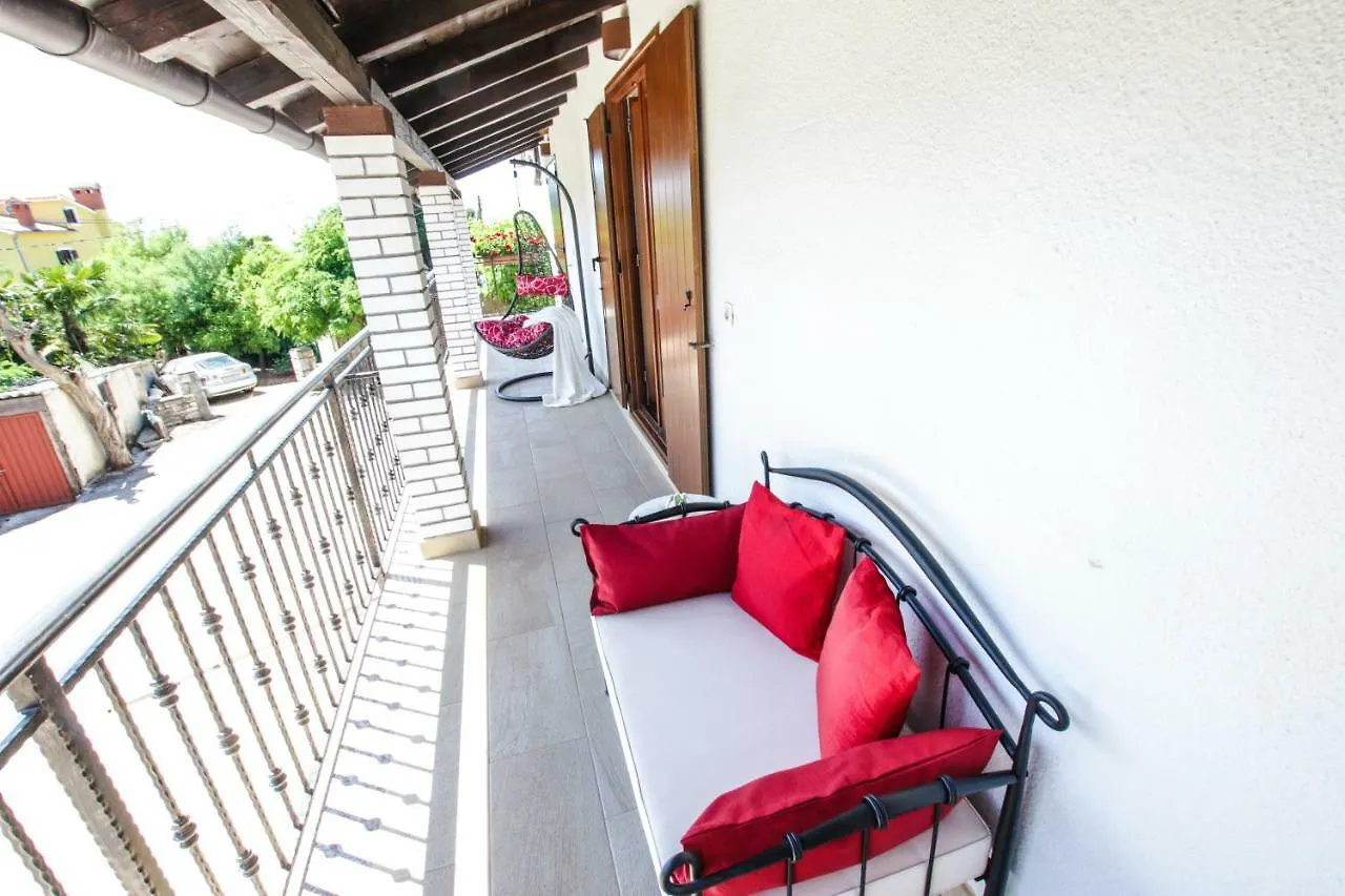 Apartment Dori Porec 0*,